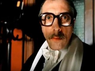 Юрский в роли мэтра Роше в фильме "Ищите женщину", 1982 год