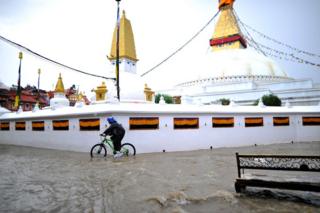 নেপালের রাজধানী কাঠমান্ডুতেও বন্যা হয়েছে।