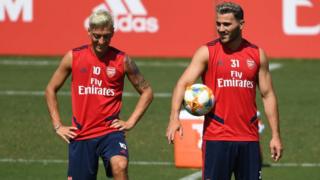 Mesut Özil ile Sead Kolasinac