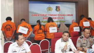 Kepolisian mengumumkan penangkapan tersangka perdagangan manusia terbesar.