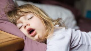 Niña durmiendo