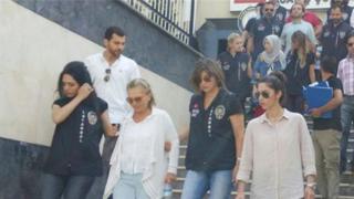 Gözaltındaki gazeteciler