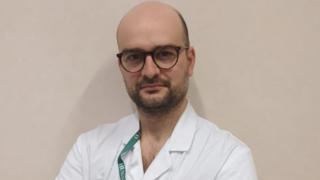 Antonio Messina trabalha na UTI de um hospital em Milão