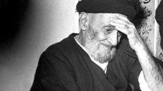اسناد جدید ثابت نمیکند که کاشانی به طور مستقیم در کودتا شرکت داشته یا از سازمان سیا پول دریافت کرده باشد، ولی اسناد نشان میدهد که آقای کاشانی از ماهها پیش از کودتا نه فقط با سفیر آمریکا، بلکه با مأموران سیا دیدارها و گفتگوهایی داشته است