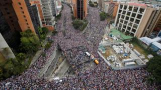 La población no se movilizaba de una forma tan masiva desde la la de protestas antigubernamentales de 2017.