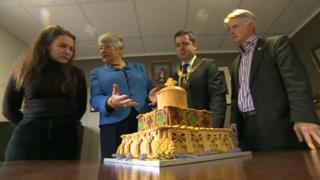 Lamprey pie for Queen's longest reign (2015)