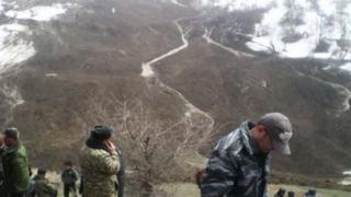 Көчкү алдында калгандардын сөөгүн алып чыкканга мүмкүн болбой жатат
