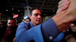 Pedro Sánchez greets voters at a closing rally on Friday