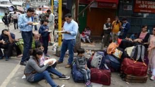 দার্জিলিং ছেড়ে পালাচ্ছেন পর্যটকরা