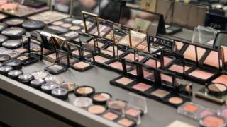 Make-up in a salon