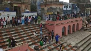 অযোধ্যা শহরের পাশ দিয়ে বয়ে যাওয়া সরযূ নদীর নতুন ঘাট