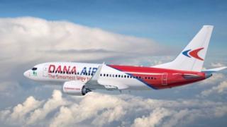 Di Airline say somebody temper with di door.