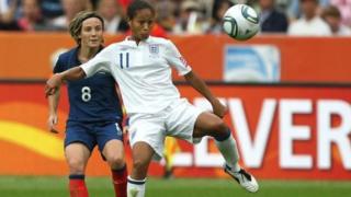 Rachel Yankey a lokacin da take yi wa Ingila wasa