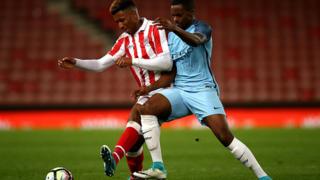 Tyrese Campbell, 'attaquant de 17 ans, fils de l'ancien joueur Kevin Campbell d'Arsenal et d'Everton, était sociétaire de Stoke City