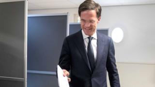 Марк Рютте голосует 15 марта 2017 года
