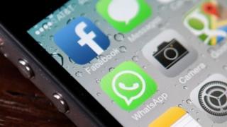 A phone wey dey show apps