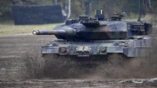 Alman ordusunda bulunan Leopard 2A/7 tipi tank