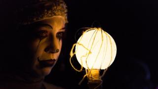 A participant with illuminated circle