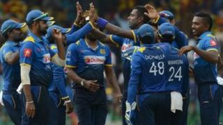 නායක උපුල් තරංග, හිටපු නායක ලසිත් මාලිංග, දිනේෂ් චන්දිමාල් සහ ඇන්ජලෝ මැතිව්ස් තරගයට සහභාගි නොවීමට තීරණය කර තිබේ