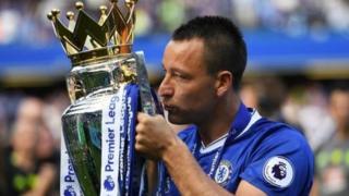 John Terry da kofin Premier na karshe a Chelsea