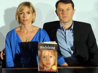 Kate und Gerry McCann geben am 12. Mai 2011 in der Londoner Innenstadt eine Pressekonferenz zu ihrem neu veröffentlichten Buch Madeleine