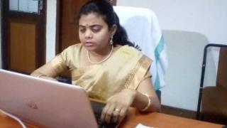 ஐ.ஏ.எஸ் அதிகாரியான பார்வையற்ற பெண்