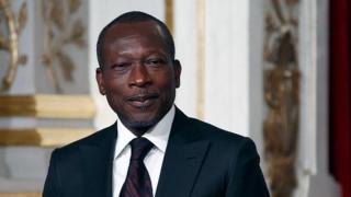 La Constitution béninoise actuelle dispose en ses articles 154 et 155 que pour être pris en considération, le projet de révision, doit être voté à la majorité des 3/4 des députés.