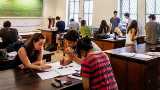 Estudiantes en una universidad de Buenos Aires