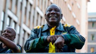 Cyril Ramaphosa va exercer son premier mandat de cinq ans après avoir achevé le mandat de Jacob Zuma.