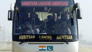 لاہور امرتسر بس سروس