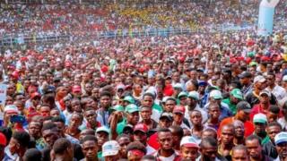 Des dizaines de milliers de personnes ont pris part au meeting de Muhammadu Buhari au stade de Port Harcourt, mardi 12 février 2019.