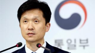 통일부는 금강산 관련 당국 간 실무회담을 제안하는 내용의 대북 통지문을 북측에 전달했다