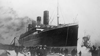 El Titanic en puerto