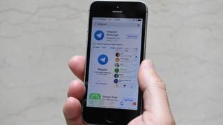 Telegram a été lancé aux Etats-Unis en 2013 par Pavel Dourov, le créateur du réseau social Vkontakte, le "Facebook russe".