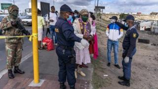 Ponto de verificação de bloqueio na Cidade do Cabo - 13 de maio