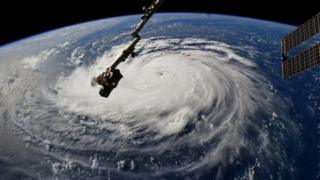 Furacão Florence, que ameaça os Estados Unidos, visto a partir do espaço