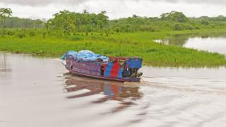 Bote en el Amazonas