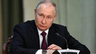 Putin Arrest Warrant: Biden Welcomes ICC's War Crimes Charges - BBC News