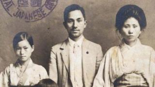 Família Mizobe ao chegar ao Brasil