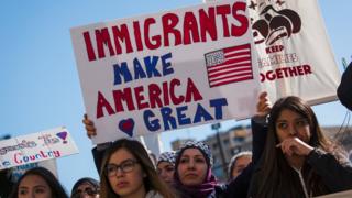 Протесты против миграционной политики Трампа