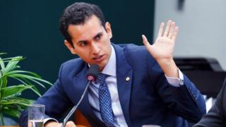 Fundo Eleitoral de R$ 3,8 bi não vai tirar verba ?de canto nenhum?, diz relator na Câmara Fundo Eleitoral de R$ 3,8 bi não vai tirar verba ?de canto nenhum?, diz relator na Câmara