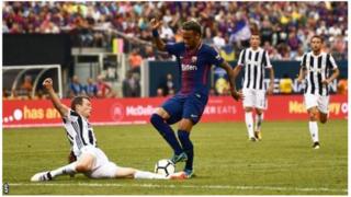 Neymar yatsinze ibitego 13 mu mwaka ushize w'imikino ubwo ikipe ye ya Barcelona yasozaga shampiyona iri ku mwanya wa kabiri inyuma ya Real Madrid