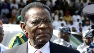 Le président Obiang n'a pas détaillé la raison de ces emprisonnements, ni si les détenus étaient sous le coup d'une procédure judiciaire.