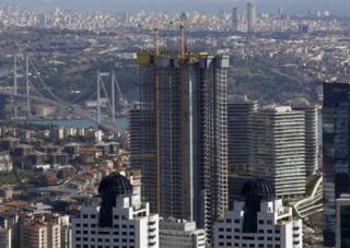 İstanbul'da inşa edilen bir gökdelen