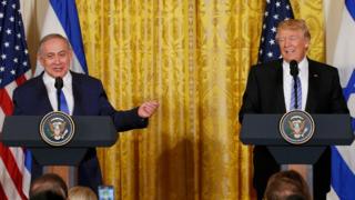 Benjamin Netanyahu y Donald Trump en conferencia de prensa en Washington DC.