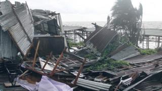 ঘূর্ণিঝড় মোরার আঘাতে চট্টগ্রামে পতেঙ্গা উপকূল এলাকার অবস্থা