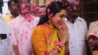 தென் சென்னை தொகுதியில் வெற்றி பெற்ற திமுக வேட்பாளர் தமிழச்சி தங்கபாண்டியன்.