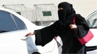 A baya sai iyali sun dauki hayar direban da zai rika fita da 'yanuwansu mata.