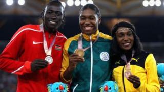 Caster Semenya (katikati) alishinda dhahabu katika mashindano ya madaola 2018 , Mkenya Margaret Nyairera Wambui (kushoto) na Natoya Goule wa Jamaica Jamaica (kulia)