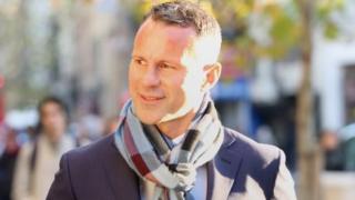 Ryan Giggs settles finances with estranged wife Stacey picture